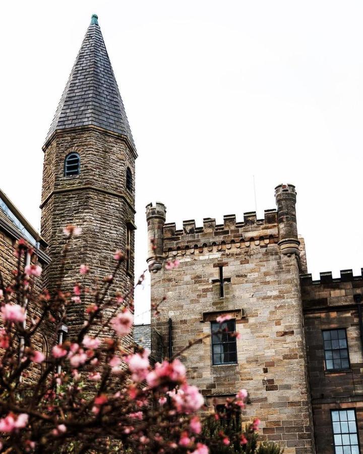 Отель Sneaton Castle Уитби Экстерьер фото