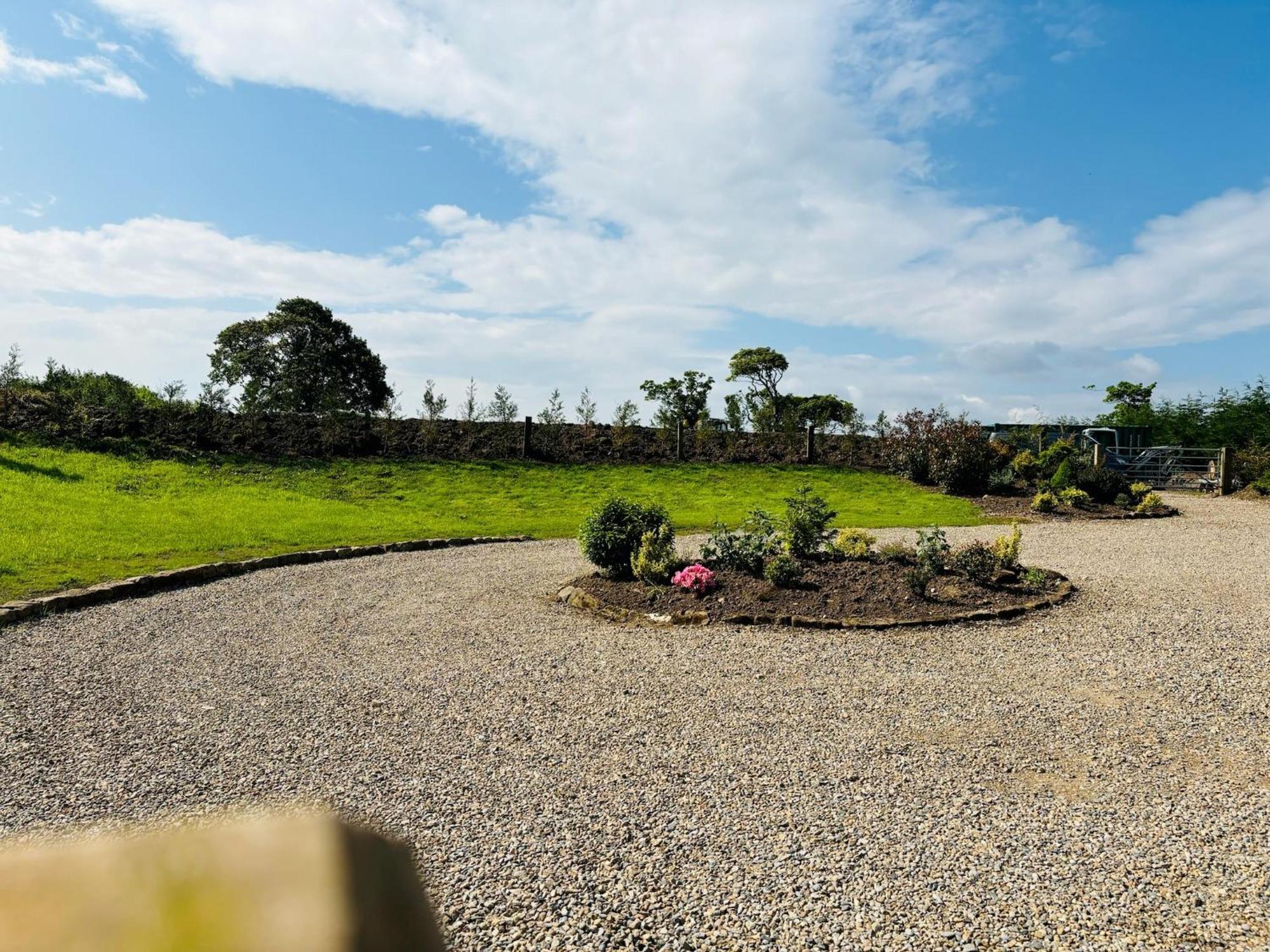 Отель Sneaton Castle Уитби Экстерьер фото